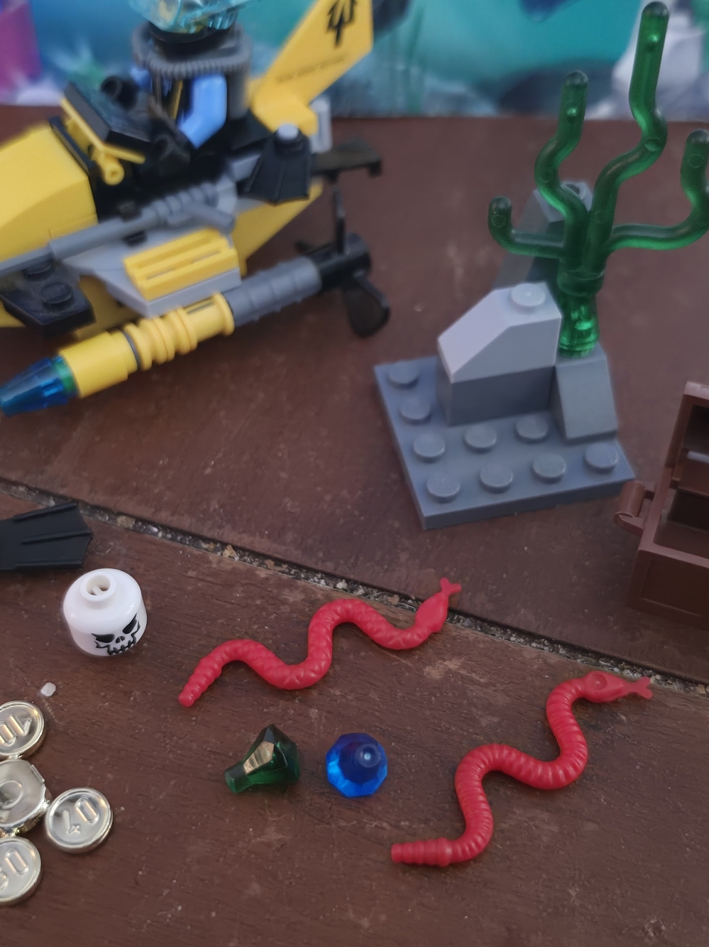 Lego Set 7770 Deep Sea Treasure Hunter 100% complete With Manual - Picture 2 of 4